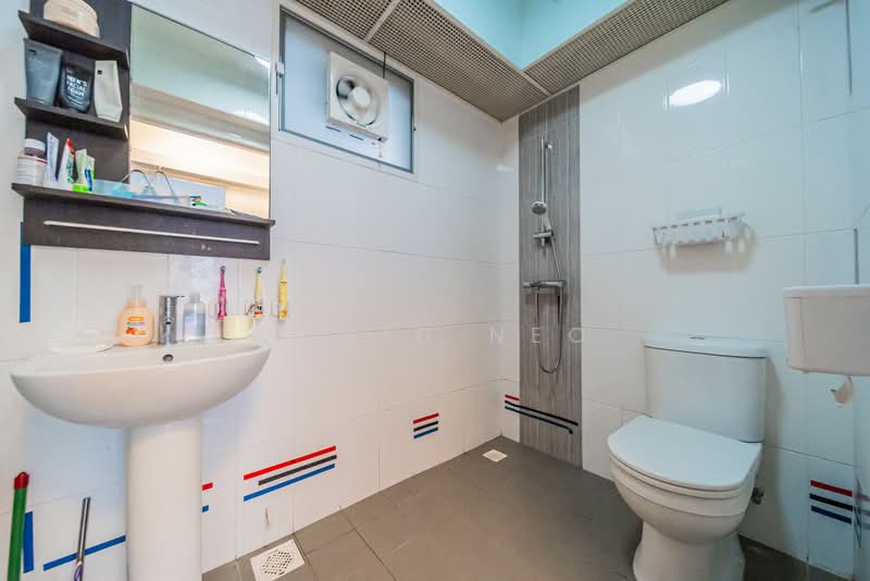 288C Compassvale Crescent, 288C Compassvale Crescent, 3 Bedrooms, 1,001 sqft, HDB Flat For Sale, by David Neo, 500215135 - Bathroom - PropertyGuru.com.sg