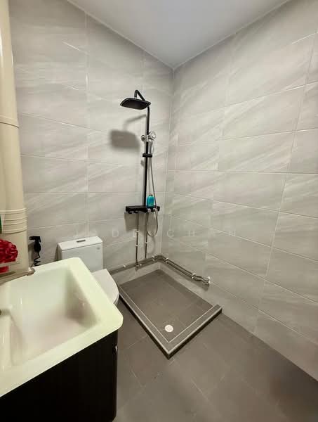144 Petir Road, 144 Petir Road, 4 Bedrooms, 1,572 sqft, HDB Flat For Sale, by Jade Chan, 500215145 - Bathroom - PropertyGuru.com.sg