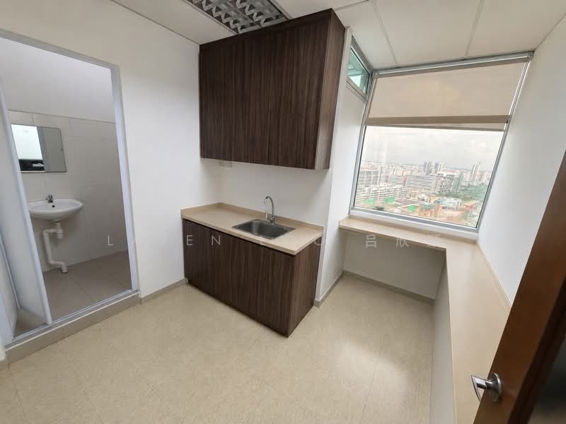 Wcega Tower, 21 Bukit Batok Crescent, 100 sqft, Light Industrial (B1) For Rent, by Laven Loo 吕欣颐, 500215150 - CommercialGuru.com.sg