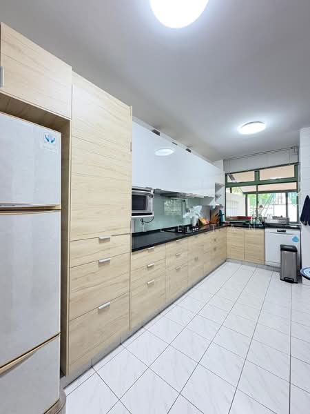 Hazel Park Terrace, 108 Hazel Park Terrace, Room Rental, 120 sqft, Terraced House For Rent, by Michelle Tan, 500215159 - Kitchen - PropertyGuru.com.sg