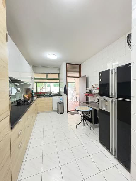 Hazel Park Terrace, 108 Hazel Park Terrace, Room Rental, 120 sqft, Terraced House For Rent, by Michelle Tan, 500215159 - Kitchen - PropertyGuru.com.sg