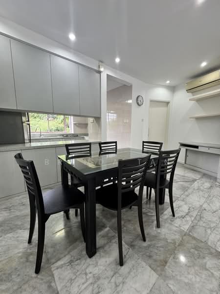 Kheam Hock Gardens, 36E Kheam Hock Road, 2 Bedrooms, 1,378 sqft, Condominium For Rent, by Brenda Tan, 500215168 - Kitchen - PropertyGuru.com.sg