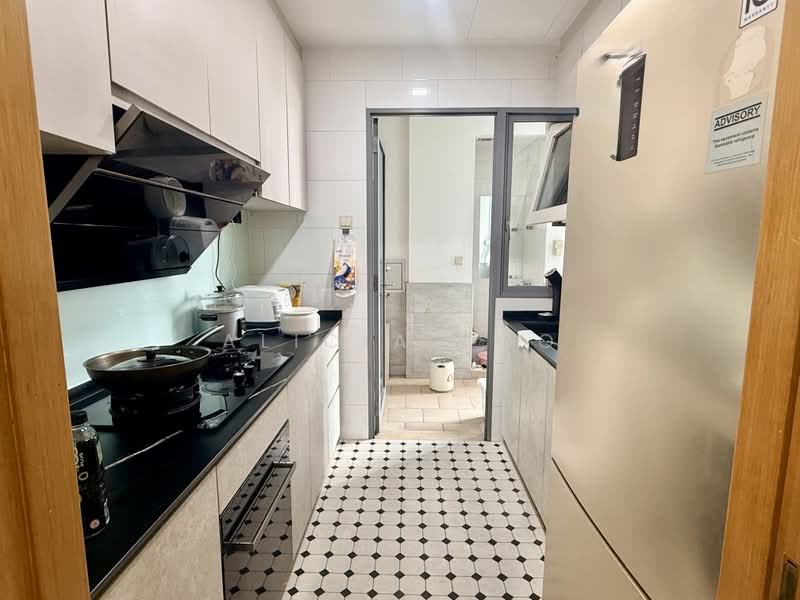 Carabelle, 67 West Coast Way, 3 Bedrooms, 1,259 sqft, Condominium For Sale, by Alicia Koo, 500215177 - Kitchen - PropertyGuru.com.sg