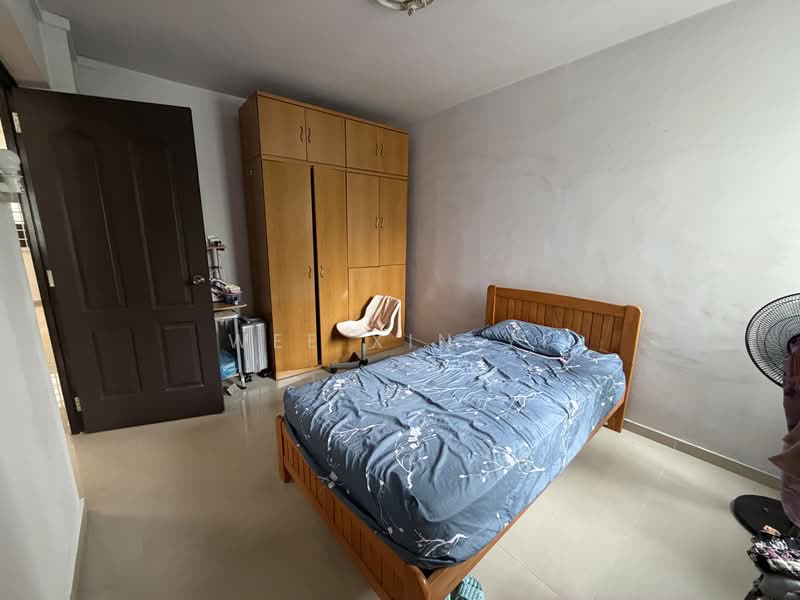 215 Yishun Street 21, 215 Yishun Street 21, 2 Bedrooms, 721 sqft, HDB Flat For Sale, by Wee Xin Yi, 500215185 - Bedroom - PropertyGuru.com.sg