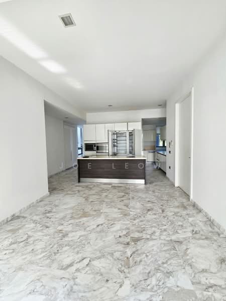Marina Collection, 13 Cove Drive, 4 Bedrooms, 2,185 sqft, Condominium For Rent, by Joe Leow, 500215194 - Dry Kitchen - PropertyGuru.com.sg
