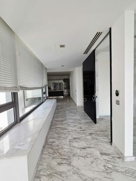 Marina Collection, 13 Cove Drive, 4 Bedrooms, 2,185 sqft, Condominium For Rent, by Joe Leow, 500215194 - Passageway - PropertyGuru.com.sg