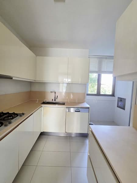 Marina Collection, 13 Cove Drive, 4 Bedrooms, 2,185 sqft, Condominium For Rent, by Joe Leow, 500215194 - Wet kitchen - PropertyGuru.com.sg
