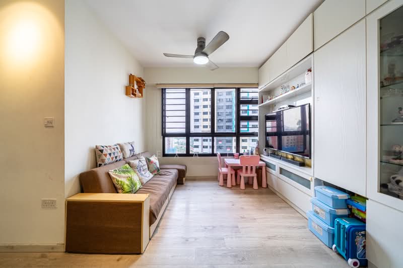 30 Ghim Moh Link, 30 Ghim Moh Link, 3 Bedrooms, 1,001 sqft, HDB Flat For Sale, by Alexa Loh, 500215198 - Living Room - PropertyGuru.com.sg