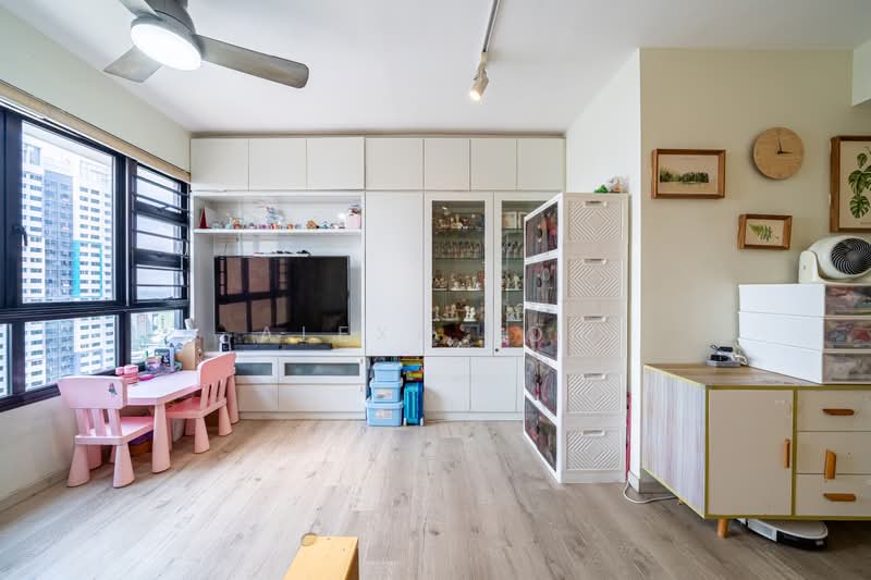30 Ghim Moh Link, 30 Ghim Moh Link, 3 Bedrooms, 1,001 sqft, HDB Flat For Sale, by Alexa Loh, 500215198 - Living Room - PropertyGuru.com.sg