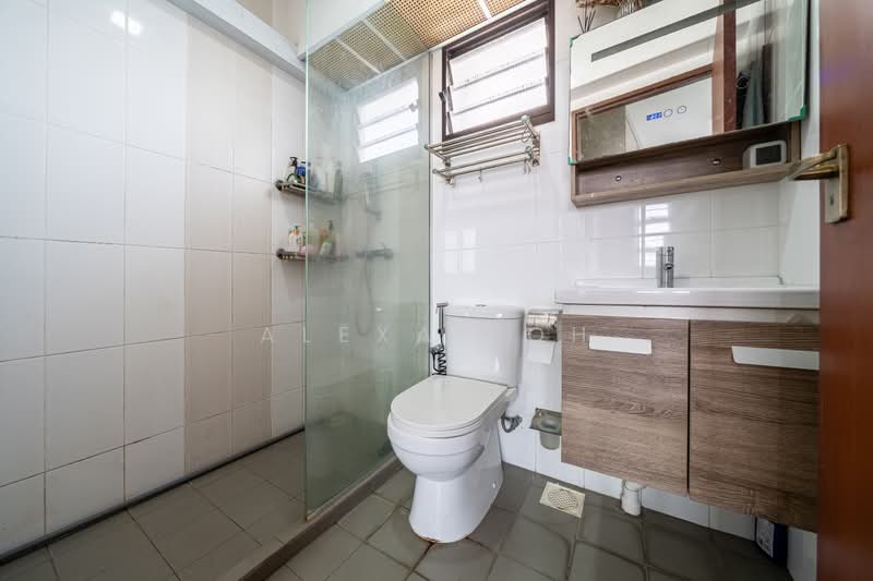 30 Ghim Moh Link, 30 Ghim Moh Link, 3 Bedrooms, 1,001 sqft, HDB Flat For Sale, by Alexa Loh, 500215198 - Master Bathroom - PropertyGuru.com.sg