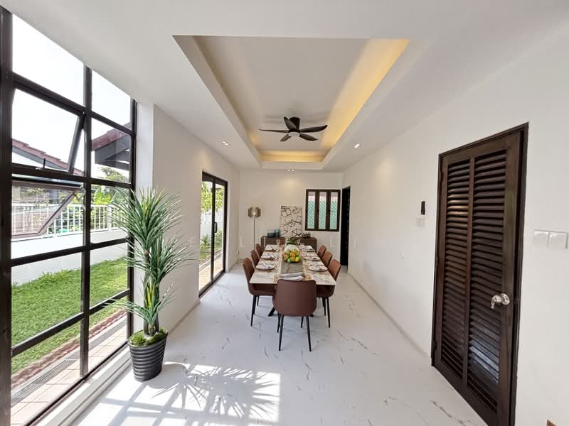 A House Of Immense Charm And Causual Elegance, Minaret Walk , Jalan Kathi, 5 Bedrooms, 3,200 sqft, Corner Terrace For Sale, by Leslie Lim, 500215210 - Dining Room - PropertyGuru.com.sg