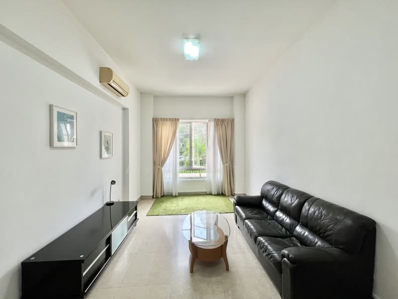 Cavendish Park, 18 Pine Grove, 2 Bedrooms, 926 sqft, Condominium For Sale, by Jayden Toh, 500215224 - Living Room - PropertyGuru.com.sg