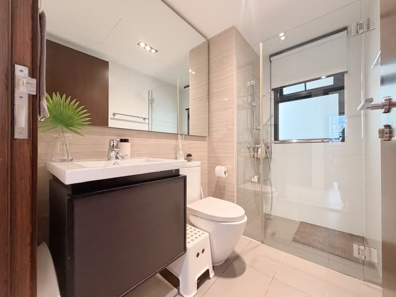 Riverparc Residence, 98 Punggol Drive, 3 Bedrooms, 1,076 sqft, Executive Condominium For Sale, by Alexis Quek, 500215229 - Bathroom - PropertyGuru.com.sg