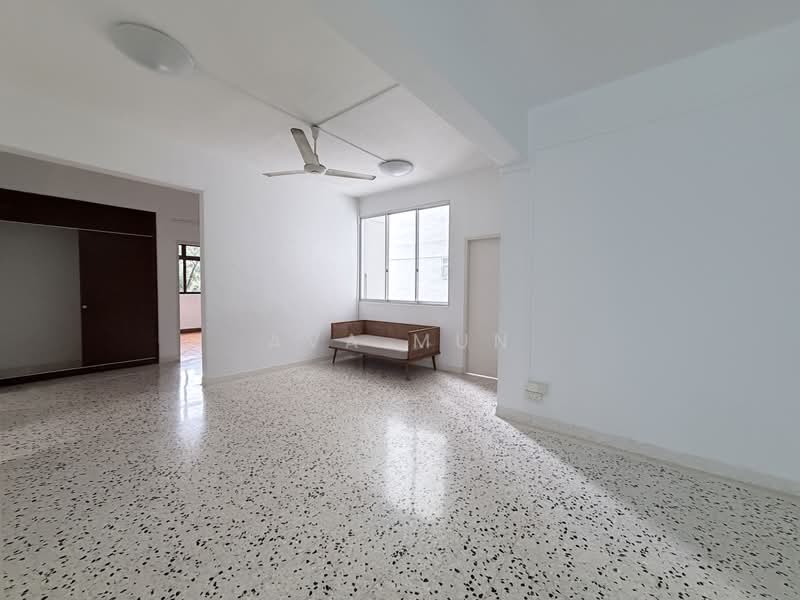 Kum Hing Court, 28 Tomlinson Road, 3 Bedrooms, 1,625 sqft, Apartment For Rent, by Ava Mun, 500215253 - Living Room - PropertyGuru.com.sg