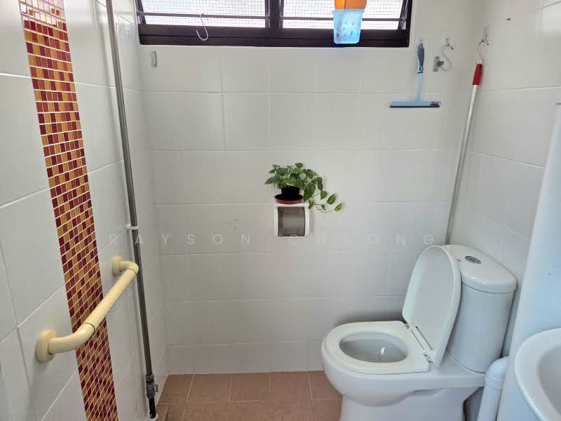 122 Paya Lebar Way, 122 Paya Lebar Way, 3 Bedrooms, 990 sqft, HDB Flat For Sale, by Rayson Cheong, 500215255 - Bathroom - PropertyGuru.com.sg
