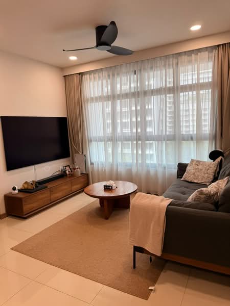420C Northshore Drive, 420C Northshore Drive, 3 Bedrooms, 1,012 sqft, HDB Flat For Sale, by Jonathan Koh, 500215260 - Living Room - PropertyGuru.com.sg