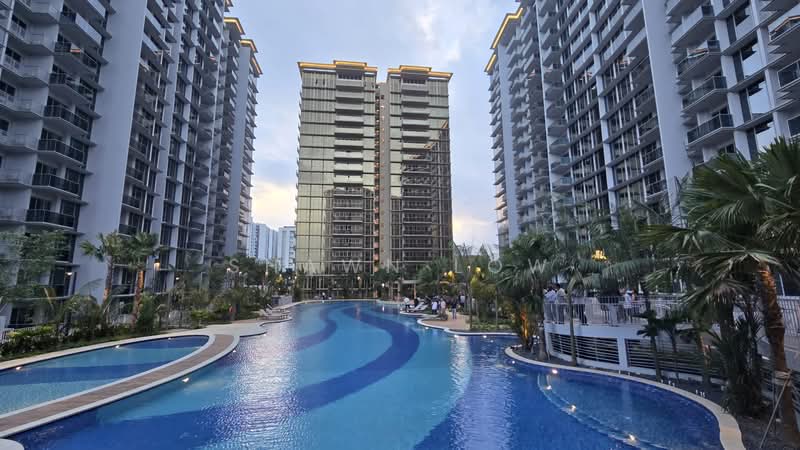 Grand Dunman, 12 Dunman Road, 3 Bedrooms, 958 sqft, Condominium For Sale, by Shawn Low, 500215277 - Pool View - PropertyGuru.com.sg