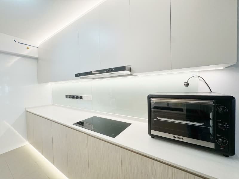 222A Bedok North Drive, 222A Bedok North Drive, 3 Bedrooms, 990 sqft, HDB Flat For Sale, by Lewis Ho, 500215289 - Kitchen - PropertyGuru.com.sg