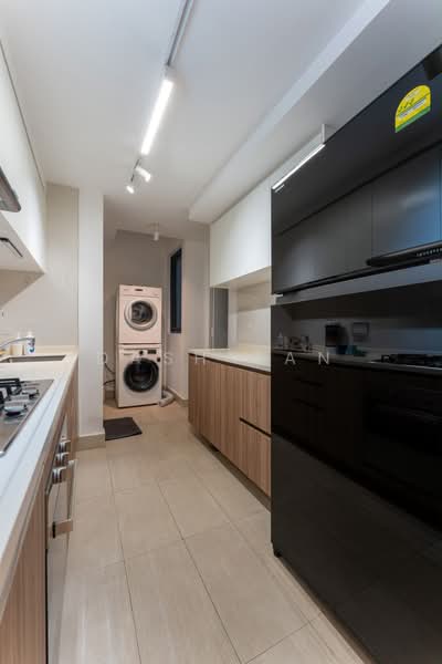 Hundred Palms Residences, 276 Yio Chu Kang Road, Room Rental, 150 sqft, Executive Condominium For Rent, by Dash Tan, 500215291 - Kitchen - PropertyGuru.com.sg