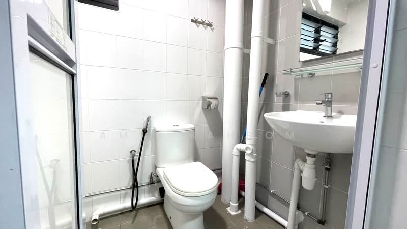 101 Bedok Reservoir Road, 101 Bedok Reservoir Road, 3 Bedrooms, 1,302 sqft, HDB Flat For Sale, by Amir Bahrom, 500215303 - Bathroom - PropertyGuru.com.sg