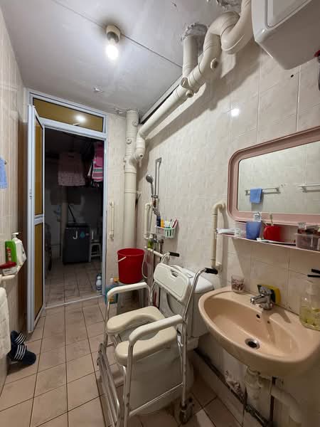 776 Woodlands Crescent, 776 Woodlands Crescent, Room Rental, 150 sqft, HDB Flat For Rent, by Jia Qi Lee, 500215304 - Bathroom - PropertyGuru.com.sg