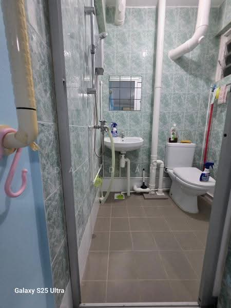160 Yishun Street 11, 160 Yishun Street 11, Sembawang / Yishun, 2 Bedrooms, 721 sqft, HDB Flat For Sale, by David Ang, 500215305 - Bathroom - PropertyGuru.com.sg