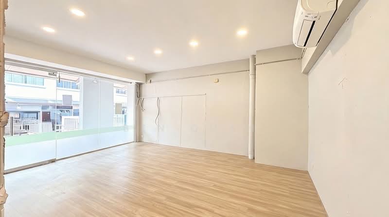 HDB Shophouse @ Serangoon North, 152 Serangoon North Avenue 1, 650 sqft, Shop / Shophouse For Rent, by Ben Quah, 500215311 - Interior - CommercialGuru.com.sg