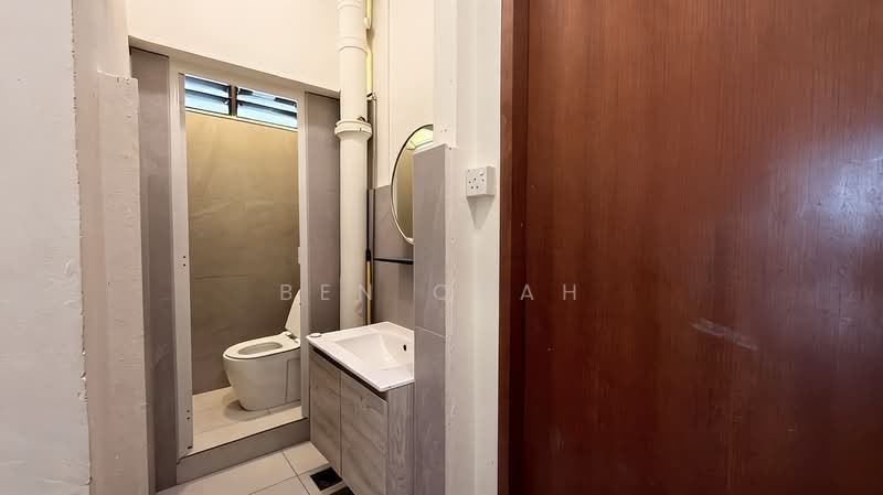 HDB Shophouse @ Serangoon North, 152 Serangoon North Avenue 1, 650 sqft, Shop / Shophouse For Rent, by Ben Quah, 500215311 - Bathroom - CommercialGuru.com.sg