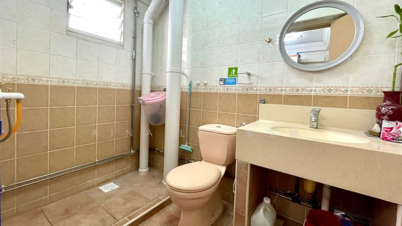 Nicely Renovated HDB near Coral Edge LRT (Punggol), , 3 Bedrooms, 1,184 sqft, HDB Flat For Rent, by Aina Lie 李艾娜, 500215312 - Bathroom - PropertyGuru.com.sg