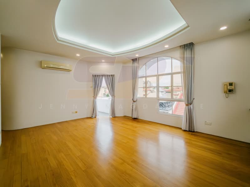 Huge Multi-generational Freehold Home @ East Coast Hill, , 5 Bedrooms, 11,000 sqft, Semi-Detached House For Sale, by Jenny Magdalene, 500215319 - Master Bedroom - PropertyGuru.com.sg