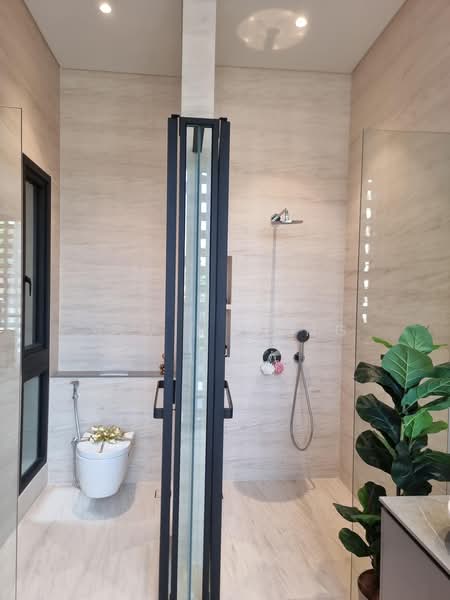 ★Brand New Semi-D @ Hillcrest Road, Watten, Greenmead, Greenwood, Dunearn, Raffles Girls Pri School★, Hillcrest Road, 5 Bedrooms, 6,702 sqft, Semi-Detached House For Sale, by Alvin Pong, 500215328 - Bathroom - PropertyGuru.com.sg