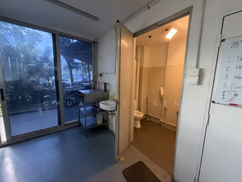 Ispace, 7 Soon Lee Street, 2,669 sqft, Factory / Workshop (B2) For Rent, by Chua Chee Seng, 500215332 - Bathroom - CommercialGuru.com.sg