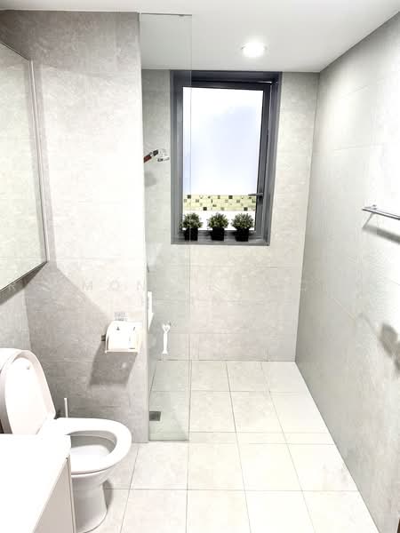 The Visionaire, 200 Canberra Drive, 3 Bedrooms, 980 sqft, Executive Condominium For Sale, by Raymond Lim Chee Hiang, 500215336 - Bathroom - PropertyGuru.com.sg