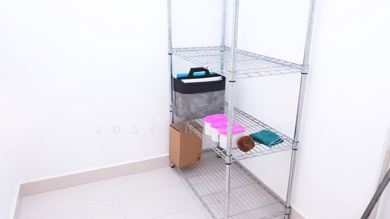 The Peak @ Balmeg, 17 Balmeg Hill, 2 Bedrooms, 1,163 sqft, Condominium For Rent, by Joseph Khoo, 500215347 - Storeroom - PropertyGuru.com.sg