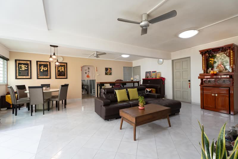775 Yishun Ring Road, 775 Yishun Ring Road, 3 Bedrooms, 1,356 sqft, HDB Flat For Sale, by Jenny U, 500215353 - Living Room - PropertyGuru.com.sg