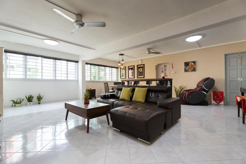 775 Yishun Ring Road, 775 Yishun Ring Road, 3 Bedrooms, 1,356 sqft, HDB Flat For Sale, by Jenny U, 500215353 - Living Room - PropertyGuru.com.sg
