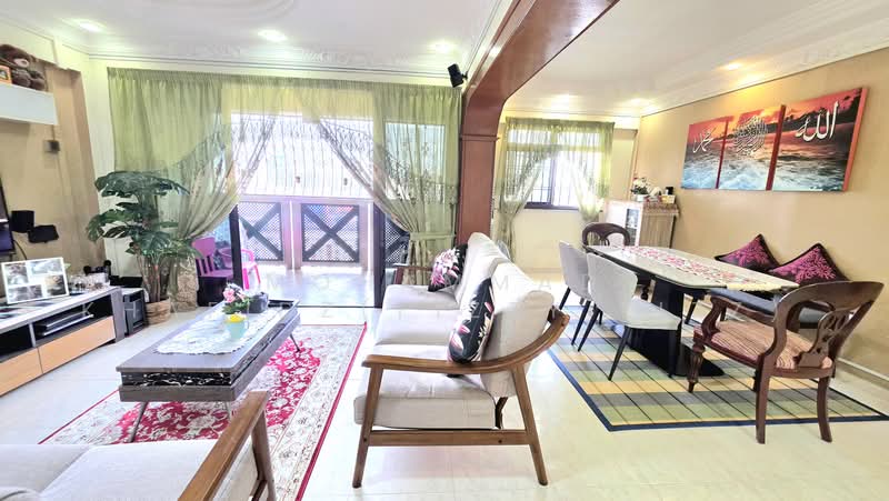 62 Lorong 4 Toa Payoh, 62 Lorong 4 Toa Payoh, 3 Bedrooms, 1,292 sqft, HDB Flat For Sale, by Mohammad Khafidz(Fizzy Fizz), 500215362 - Living Room - PropertyGuru.com.sg