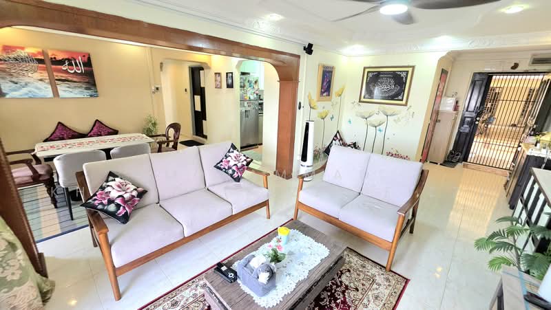 62 Lorong 4 Toa Payoh, 62 Lorong 4 Toa Payoh, 3 Bedrooms, 1,292 sqft, HDB Flat For Sale, by Mohammad Khafidz(Fizzy Fizz), 500215362 - Living Room - PropertyGuru.com.sg