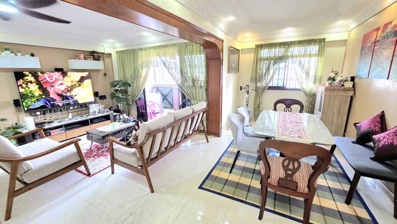62 Lorong 4 Toa Payoh, 62 Lorong 4 Toa Payoh, 3 Bedrooms, 1,292 sqft, HDB Flat For Sale, by Mohammad Khafidz(Fizzy Fizz), 500215362 - Living Room - PropertyGuru.com.sg