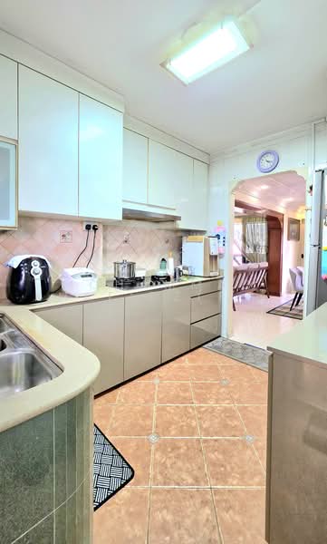 62 Lorong 4 Toa Payoh, 62 Lorong 4 Toa Payoh, 3 Bedrooms, 1,292 sqft, HDB Flat For Sale, by Mohammad Khafidz(Fizzy Fizz), 500215362 - Kitchen - PropertyGuru.com.sg
