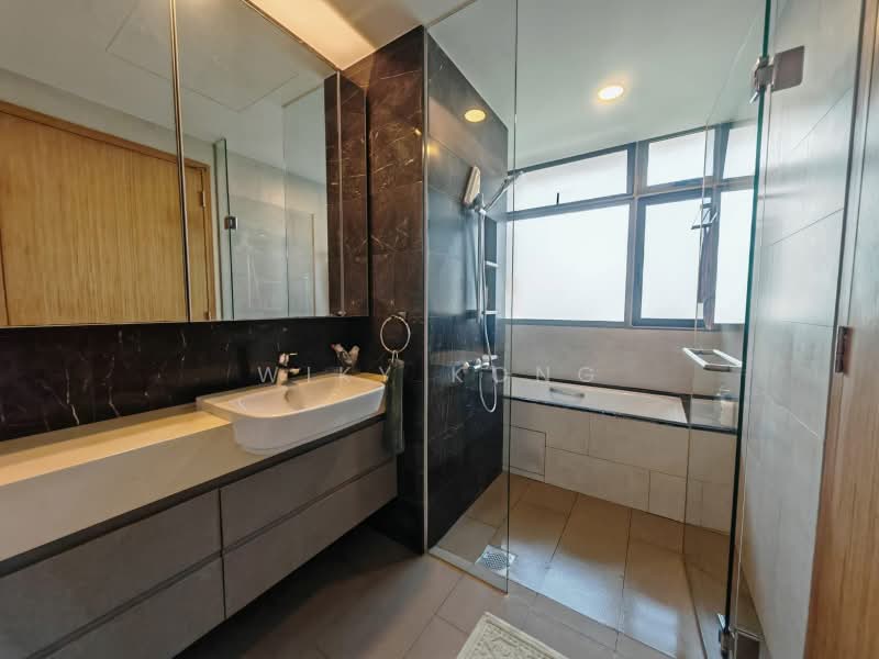 The Glades, 12 Bedok Rise, 4 Bedrooms, 1,281 sqft, Condominium For Sale, by Wiky Kong, 500215370 - Bathroom - PropertyGuru.com.sg