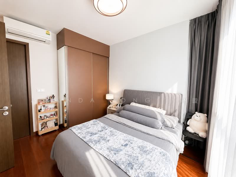 Cheap Modern 2-Bedroom + Study in Prime District D5! Well-Renovated, High Floor, Unblocked Views!, , 3 Bedrooms, 850 sqft, Condominium For Sale, by Amanda Fong 冯佩璇, 500215376 - Bedroom - PropertyGuru.com.sg
