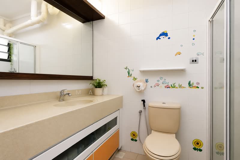 556 Woodlands Drive 53, 556 Woodlands Drive 53, 3 Bedrooms, 1,237 sqft, HDB Flat For Sale, by Amanda Sim, 500215377 - Bathroom - PropertyGuru.com.sg