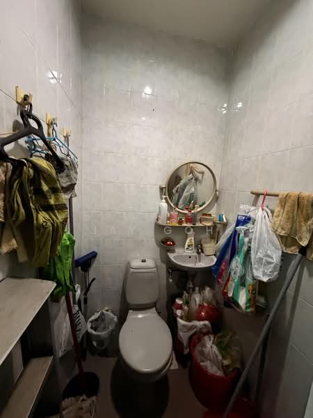 Uni Building, 224 Telok Kurau Road, 1,389 sqft, Office For Rent, by Jay Goh, 500215382 - Bathroom - CommercialGuru.com.sg