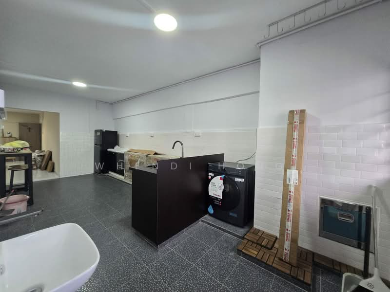 327 Ang Mo Kio Avenue 3, 327 Ang Mo Kio Avenue 3, Room Rental, 150 sqft, HDB Flat For Rent, by Whendi Hong, 500215415 - Kitchen - PropertyGuru.com.sg