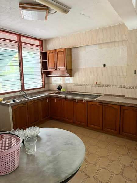 Mimosa Villas, Mimosa Walk, 4 Bedrooms, 5,000 sqft, Semi-Detached House For Sale, by Li Lin, 500215417 - Kitchen - PropertyGuru.com.sg
