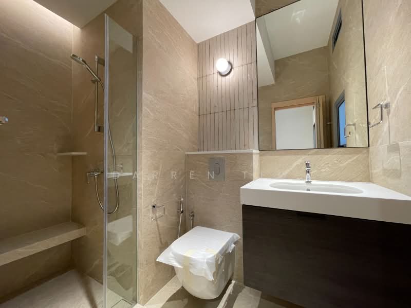❤️ Charming & Renovated Single Storey House ❤️, , 4 Bedrooms, 3,000 sqft, Semi-Detached House For Rent, by Darren Teo, 500215418 - Bathroom - PropertyGuru.com.sg