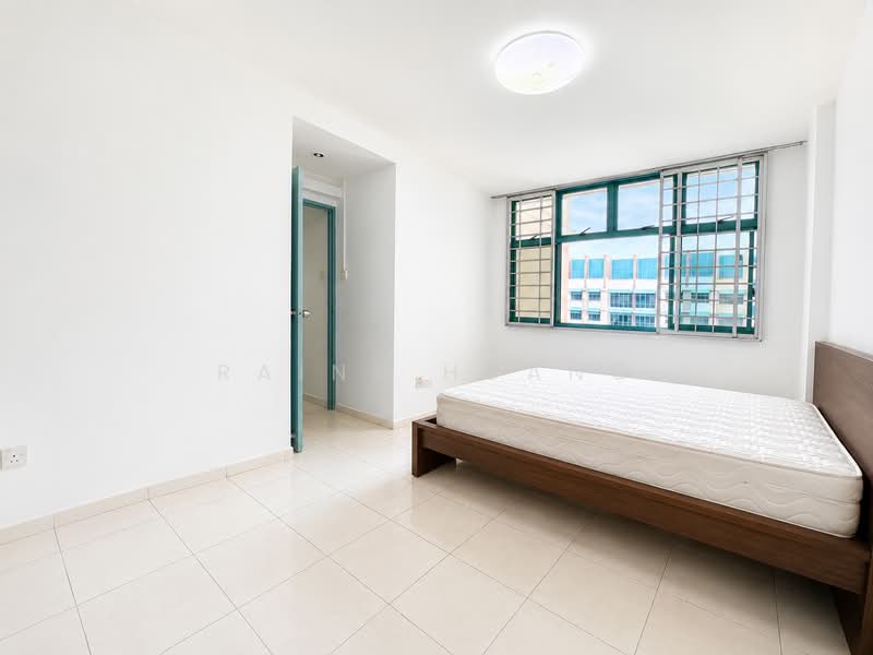 481 Segar Road, 481 Segar Road, 2 Bedrooms, 990 sqft, HDB Flat For Rent, by Raine Huang, 500215421 - Bedroom - PropertyGuru.com.sg