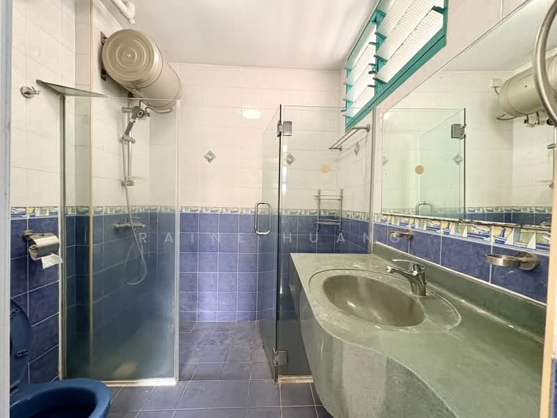 481 Segar Road, 481 Segar Road, 2 Bedrooms, 990 sqft, HDB Flat For Rent, by Raine Huang, 500215421 - Bathroom - PropertyGuru.com.sg