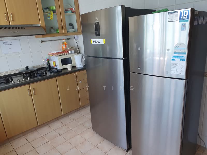 Ballota Park Condo, 152 Mariam Way, 6 Bedrooms, 1,700 sqft, Condominium For Rent, by Jay Ting, 500215422 - Kitchen - PropertyGuru.com.sg